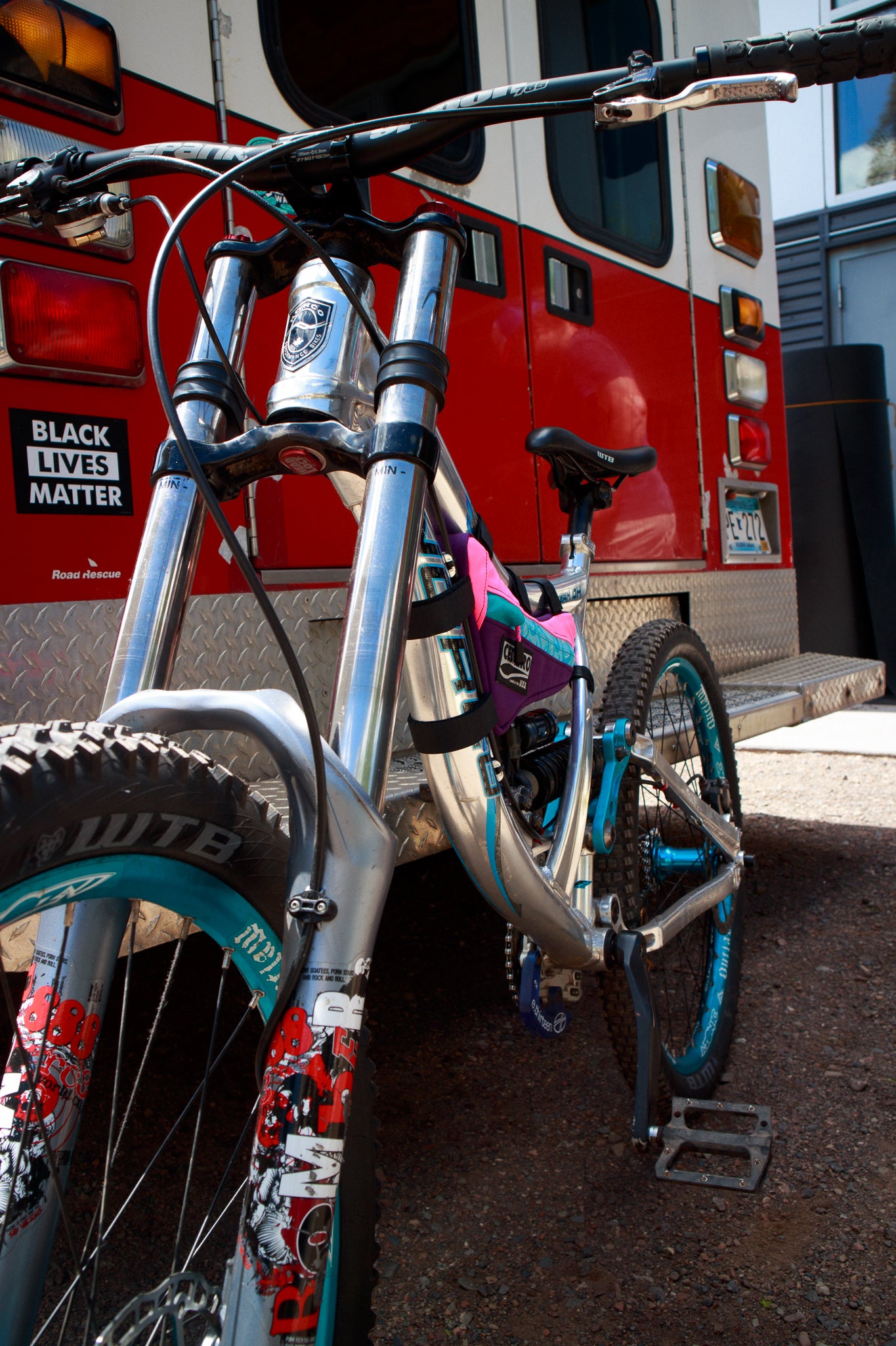 Custom Full Suspension Frame Pack