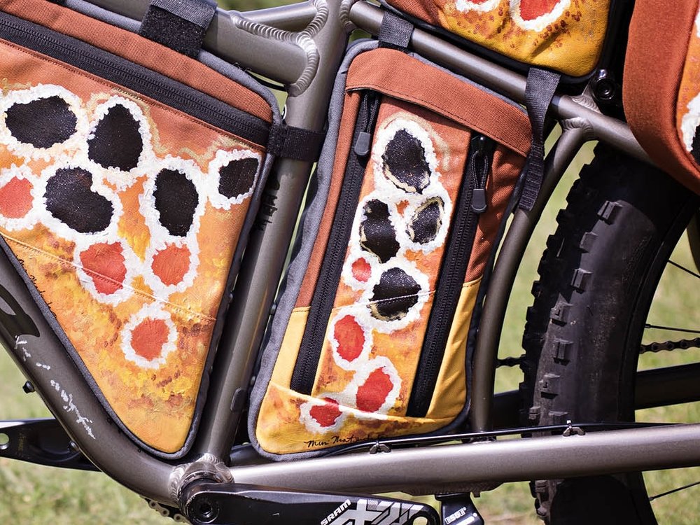 Salsa Blackborow Stowaway frame pack