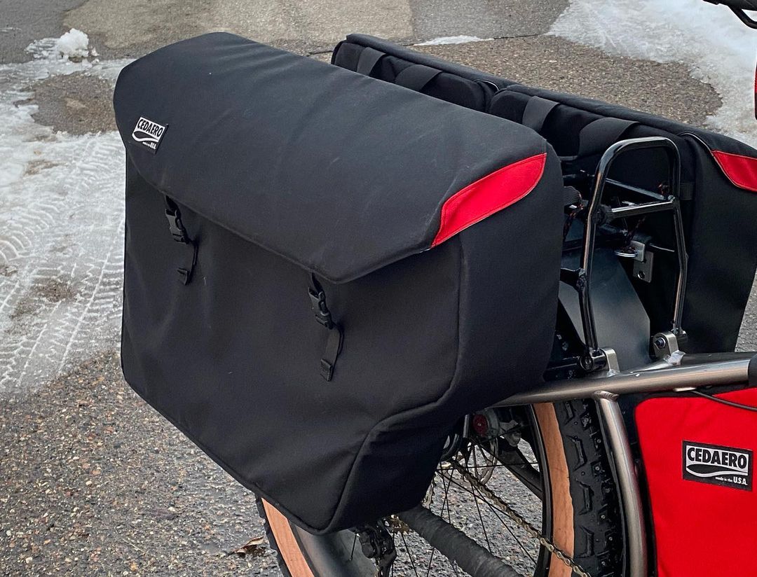 Salsa Blackborow Pannier – Cedaero - Main Image