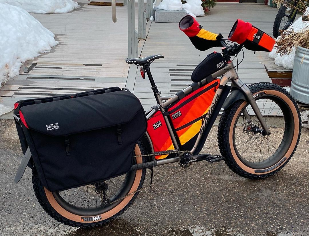 gravel bike with panniers Salsa Blackborow Pannier – Cedaero