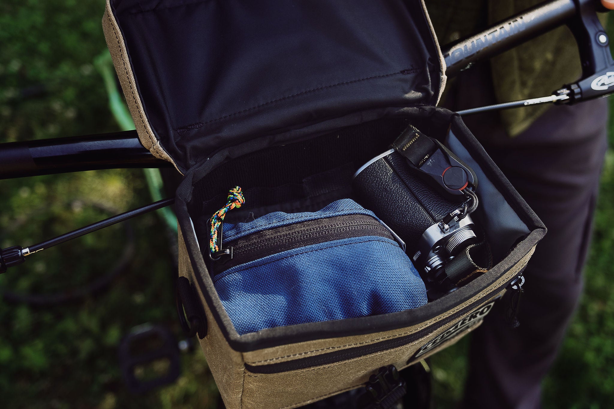 Camera handlebar clearance bag